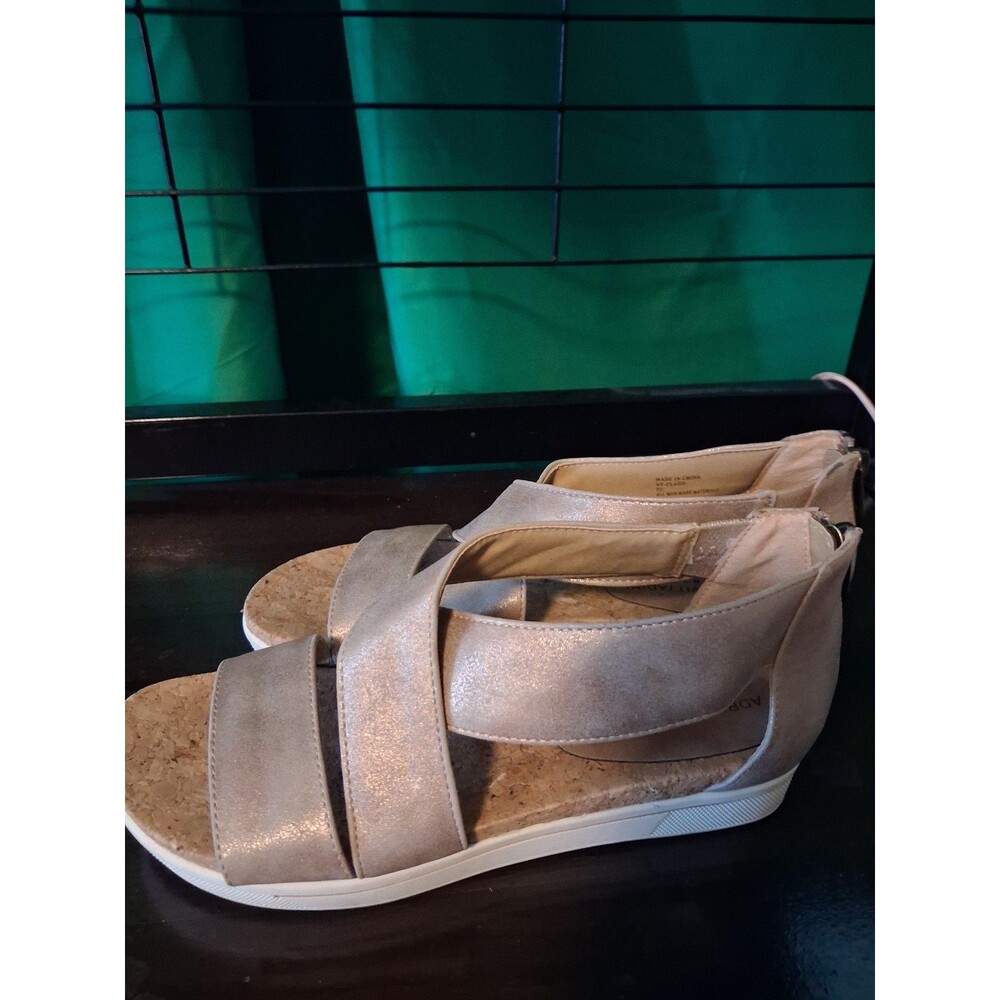 Adrienne Vittadina Claudmetallic sandals clean streetwear preppy trendy sz 8 M - Picture 2 of 4